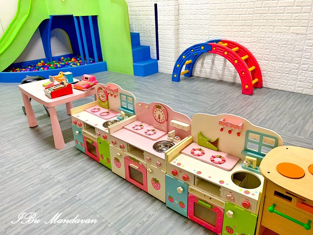 【2025台南親子住宿】小搗蛋親子民宿推薦~溜滑梯+超大兒童
