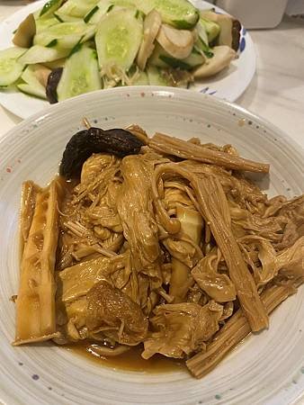 金針菇燒豆皮.jpg