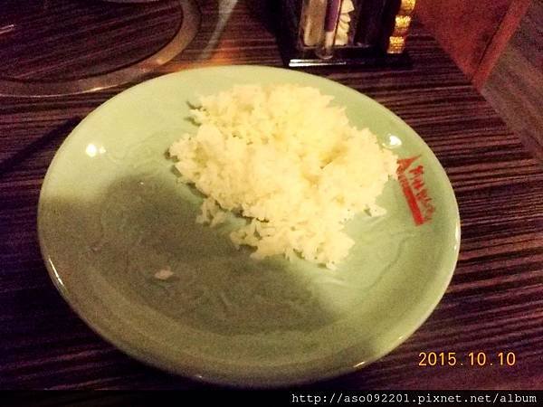 2015101106飯裝盤上