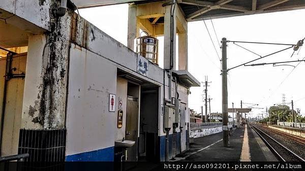 2016051012陸橋下方的側所