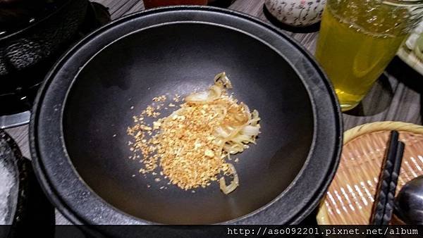 2017011811石頭鍋加佐料