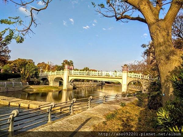 2019012710造型典雅的拱橋