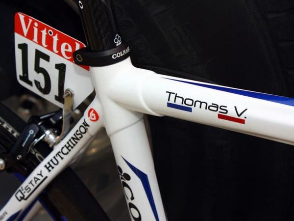 Thomas Voeckler&apos;s BBox-Bouygues Telecom Colnago C59-2.jpg