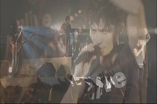 alive tour Tokyo[(000001)02-36-19].JPG