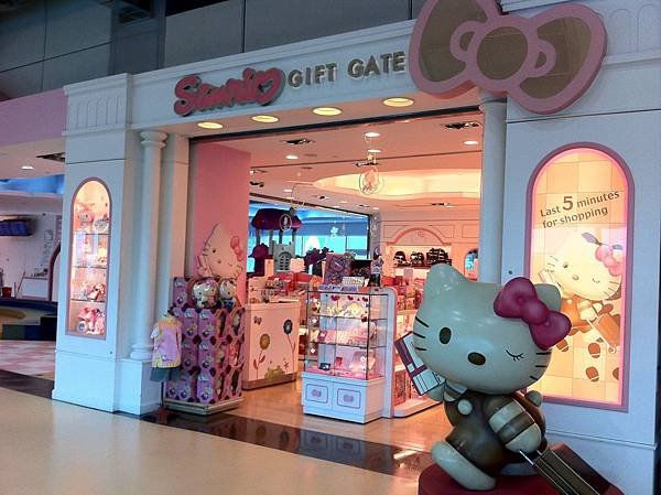 可愛的Hello KITTY登機門3