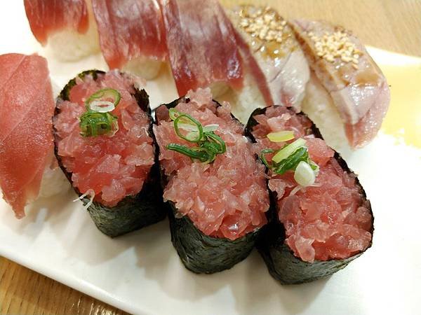 舞鶴生魚片握壽司2.jpg