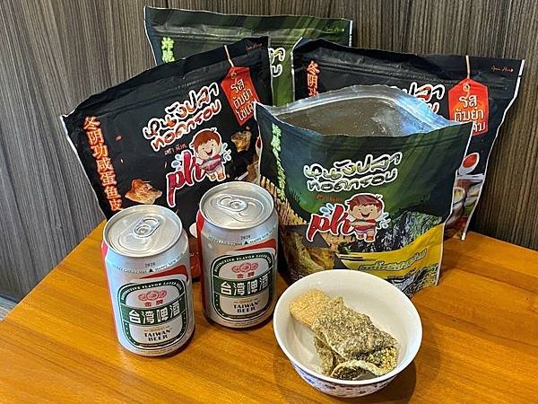 【零食】周末夜啤酒的好搭檔｜泰國零食｜PK香酥鮭魚皮｜辦公室點心｜涮嘴零食@PK香酥鮭魚皮2.jpg