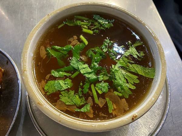 芋頭排骨酥湯1.JPG