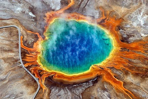 Grand-Prismatic-Spring-Yellowstone-National-Park.jpg