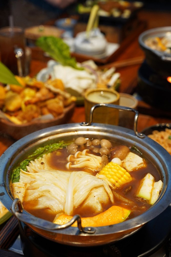 善化簡餐火鍋餐廳推薦【老胡記餐廳】一品花雕雞乾鍋火鍋兩吃，加