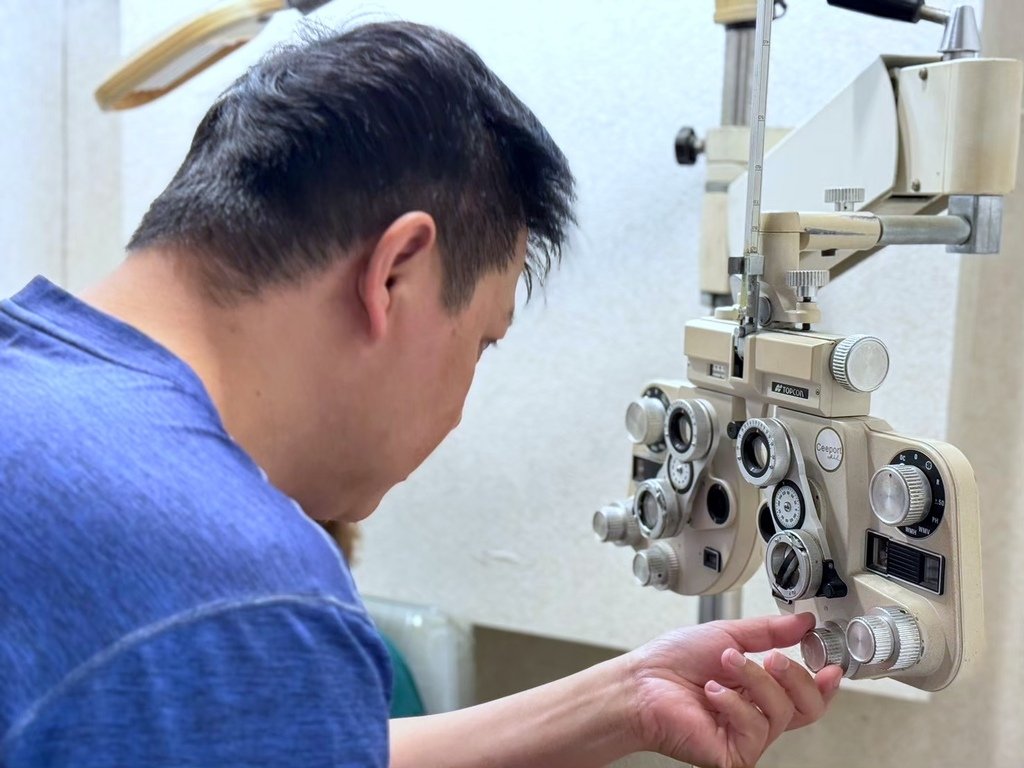 台南眼鏡店推薦｜ic berlin 配多焦變色鏡片｜3000