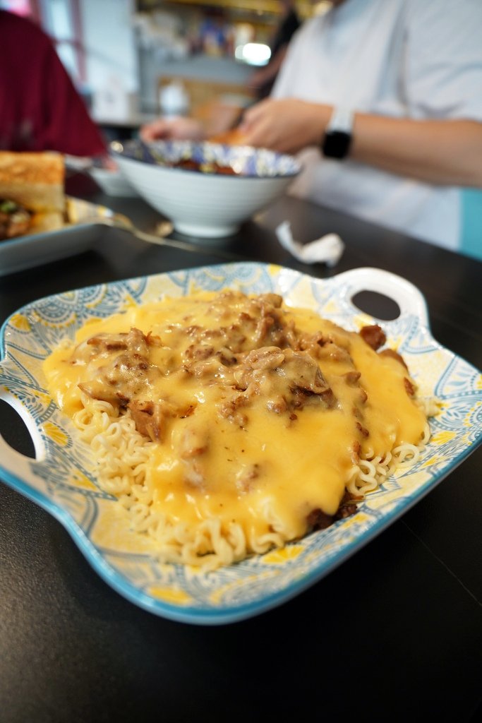高雄楠梓美食必吃！智勝所香港餐廳，道地港味讓你驚豔！蔥油松阪
