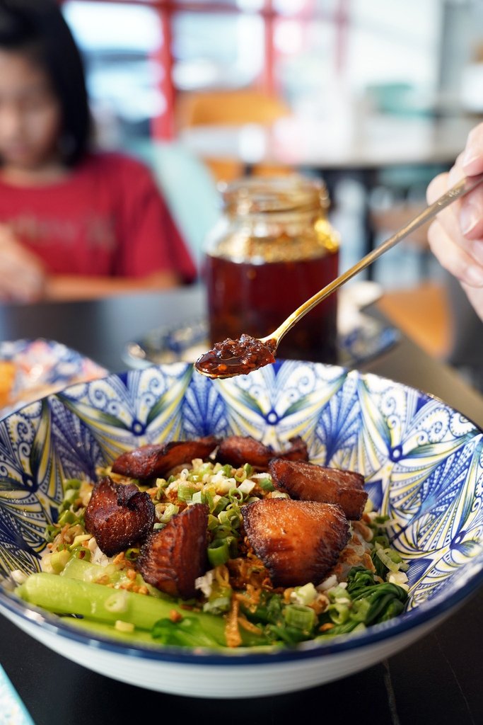 高雄楠梓美食必吃！智勝所香港餐廳，道地港味讓你驚豔！蔥油松阪