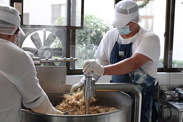 晨曦會_肉酥製程06.JPG