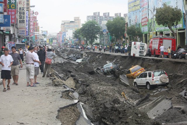 2014-08-01-kaohsiung-explosion-640x427