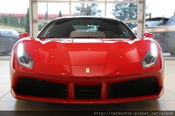 美規外匯車 法拉利Ferrari 488 GTB V8 詳細介紹，美規外匯車 法拉利Ferrari 488 GTB V8開箱分享，美規外匯車 法拉利Ferrari 488 GTB V8評價分享。買賣外匯車推薦建議LA桃園車庫，買賣中古車估價推薦建議請找LA桃園車庫。