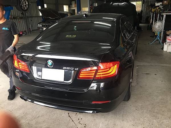 LA✩維修保養日誌 ，BMW 520D F10 保養。買賣外匯車推薦建議LA桃園車庫，買賣中古車估價推薦建議請找LA桃園車庫。