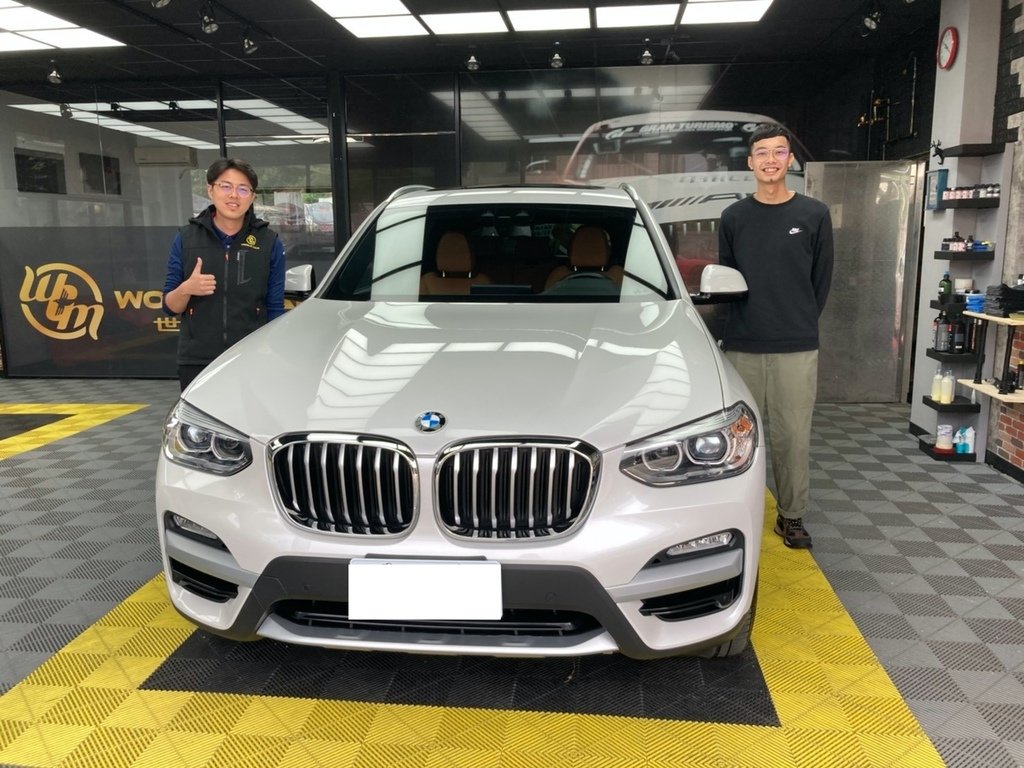 『最新2021年外匯車懶人包』BMW X3-30i VS BENZ GLC300 外觀、動力、選配比較。桃園外匯車商-世界車業。