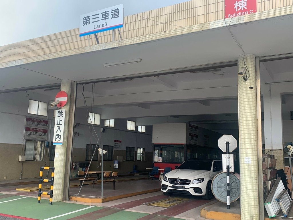 2022年買一部賓士AMG E63S旅行車外匯車價格。2017年賓士AMG E63S旅行車二手車價位。