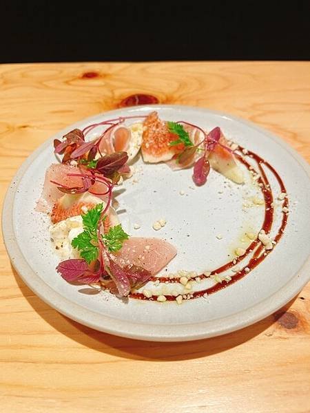 天神美食新星！享受九州滋味與葡萄酒的現代酒吧 NUMBERS