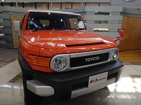 TOYOTA FJ Cruiser_resize