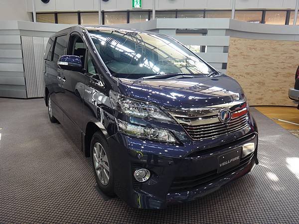 toyota vellfire_resize