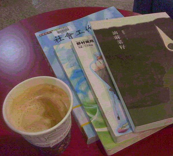 咖啡與書的合影~.jpg