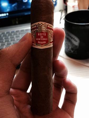 hoyo petit robusto7