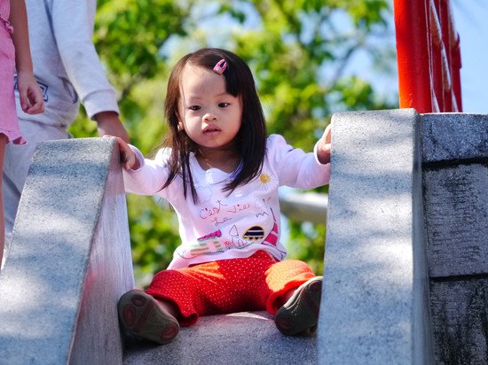 1103 228公園溜滑梯04