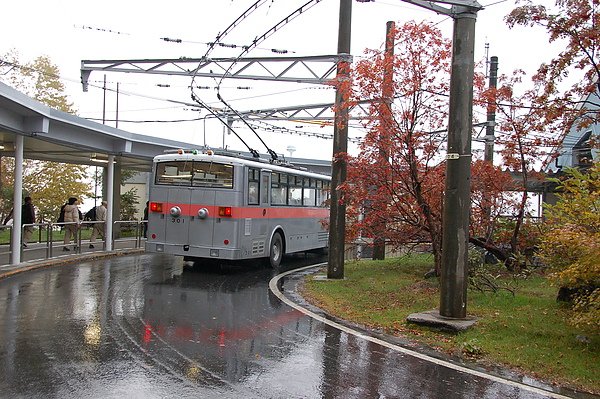 1004扇沢站(関電トロリーバス).JPG