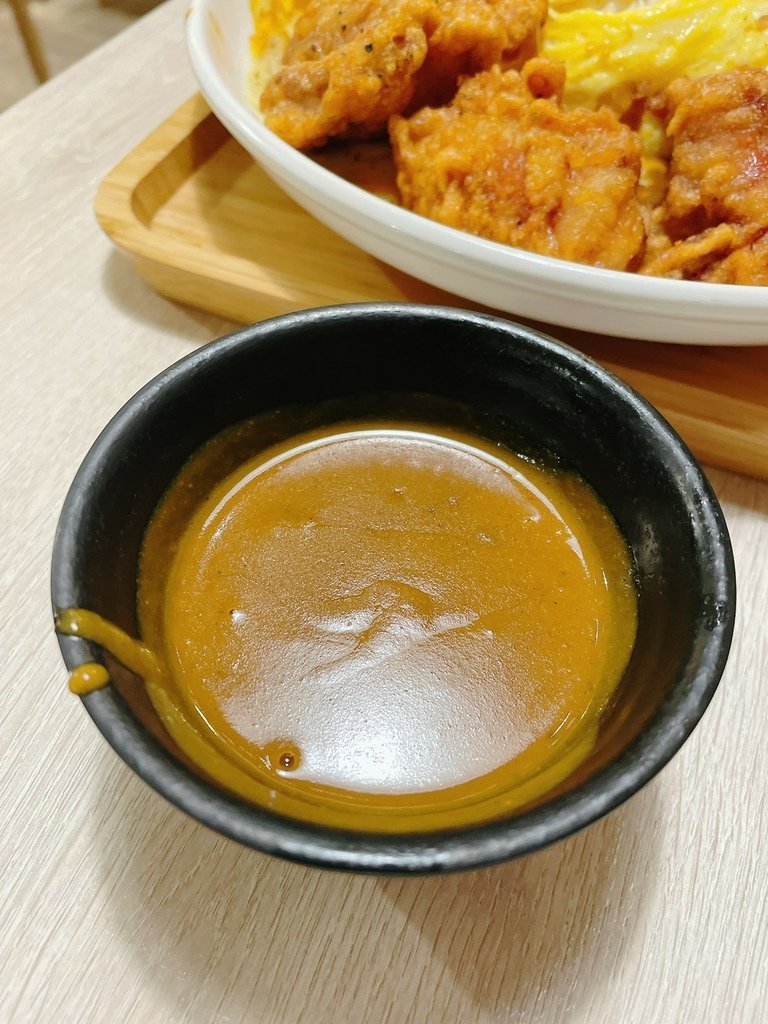 LINE_ALBUM_20220410 私嚐吃飯_220518_0.jpg