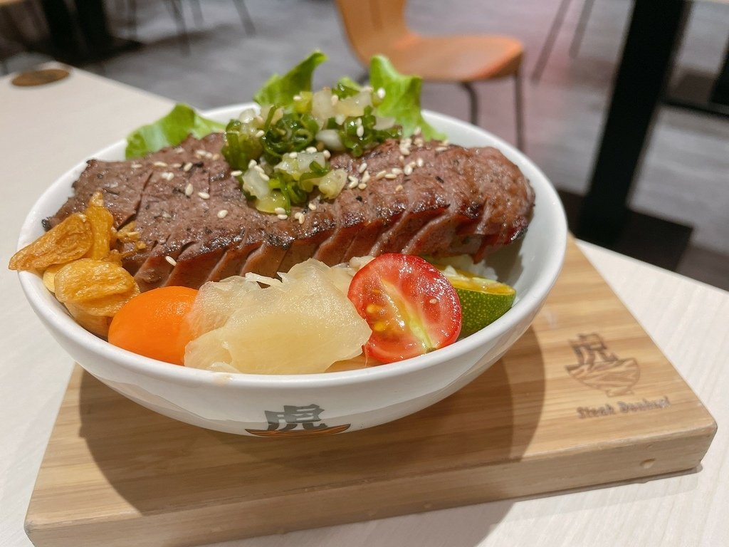 LINE_ALBUM_虎丼_220801_5.jpg