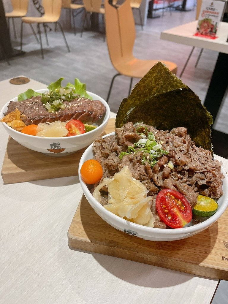 LINE_ALBUM_虎丼_220801_8.jpg