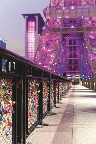 7. Love Lock Bridge 愛情鎖橋.jpg