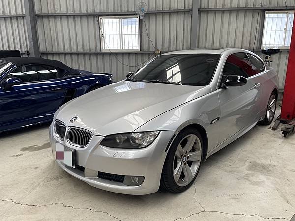 2007年BMW 335CI E92 306匹馬力