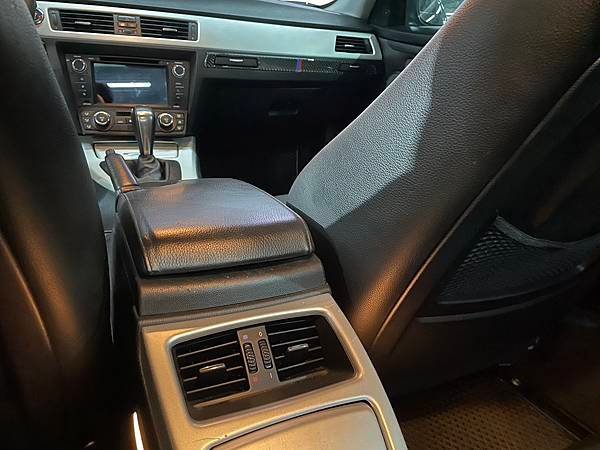 2007年BMW 335CI E92 306匹馬力