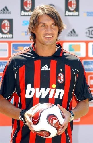 maldini043.jpg