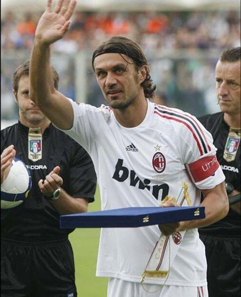 maldini031.jpg