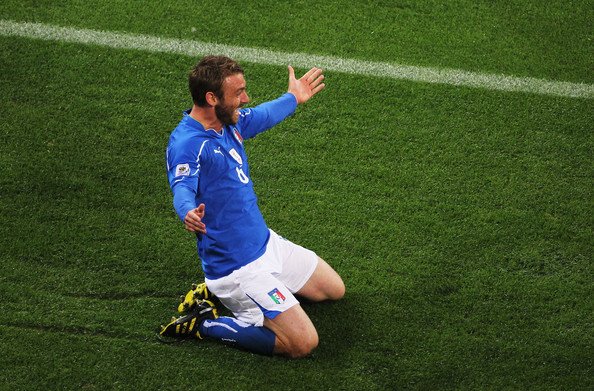 de rossi goal.jpg