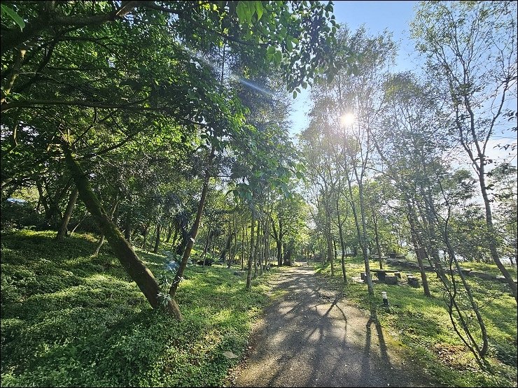 香格里拉休閒農場-景觀步道1.jpg