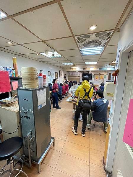 福大蒸餃館~~中山捷運站商圈附近人氣蒸餃麵食館，外國人也會到