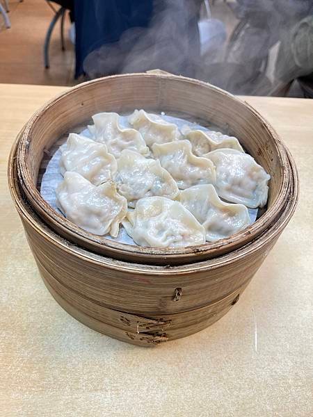 福大蒸餃館~~中山捷運站商圈附近人氣蒸餃麵食館，外國人也會到