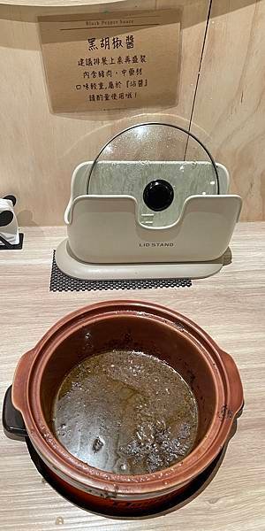 知名度牛排~~中和南勢角捷運站附近木質裝潢、文青有質感的牛排