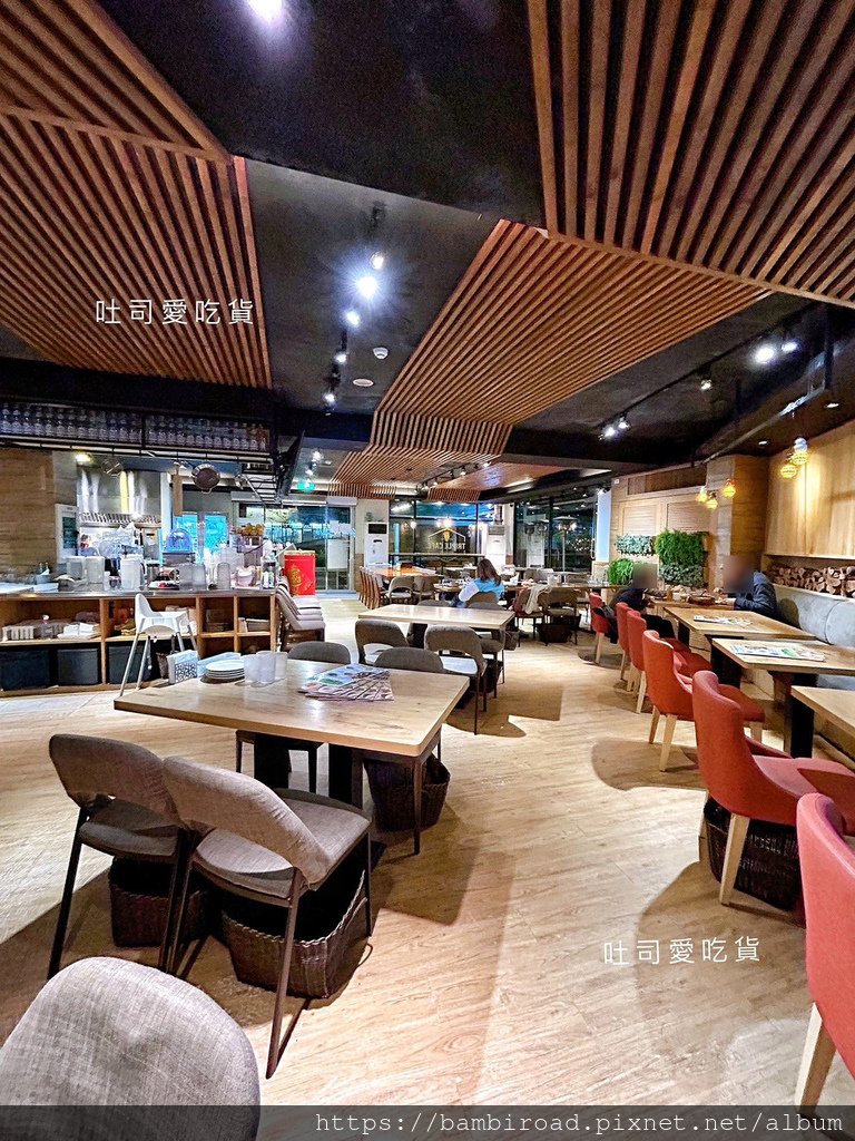 台北．內湖區｜Triple Cafe｜異國料理品項豐富，寵物