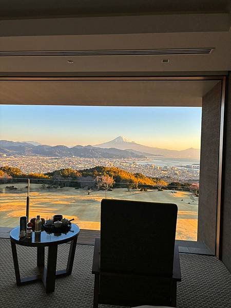 入住日本平飯店賞拍富士山（我的76老後到日本自由行2024/