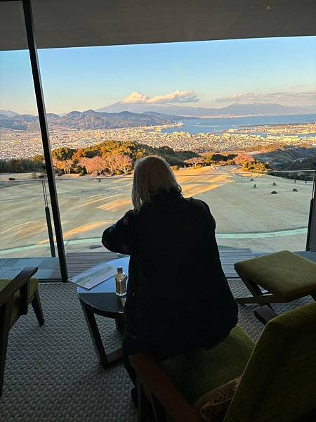 入住日本平飯店賞拍富士山（我的76老後到日本自由行2024/