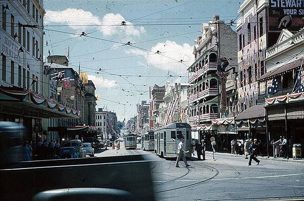 800px-BrisbaneTramsAdelaideSt1954