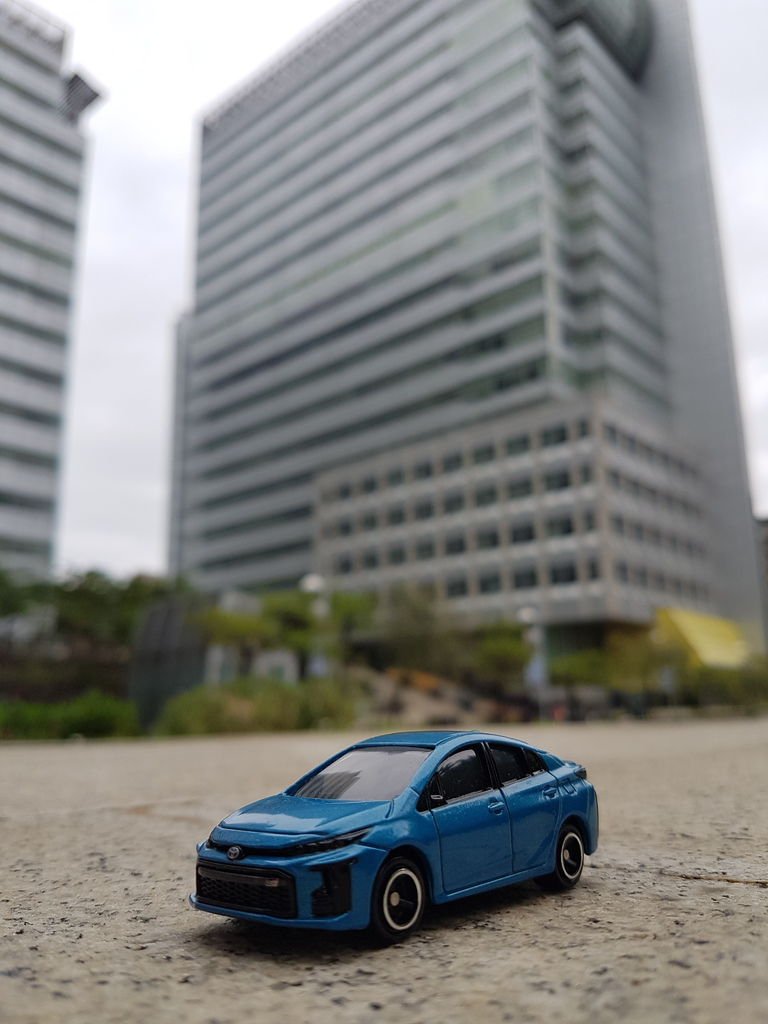 TOMICA No.76 2017 Toyota Prius PHV GR Sport