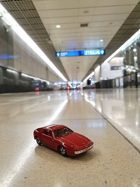 每日一車 Porsche 928 TOMICA No.F53