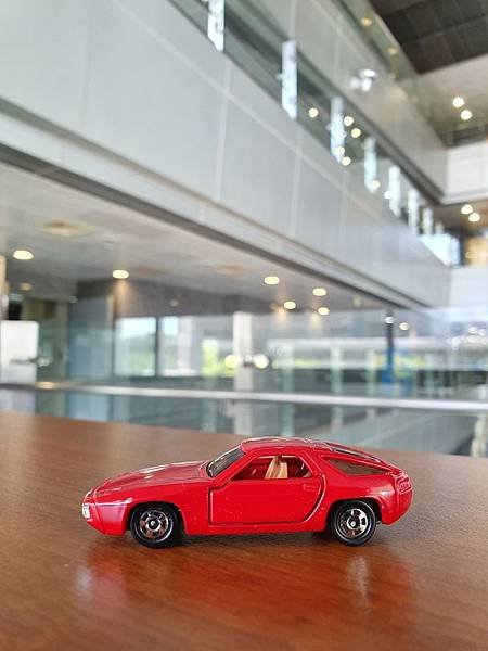 每日一車 Porsche 928 TOMICA No.F53